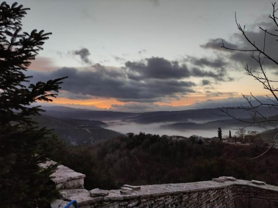 Βίτσα Πετρόκτιστο Αρχοντικό "Ιόλη" Με Θέα Ζαγόρι Villa Exteriör bild